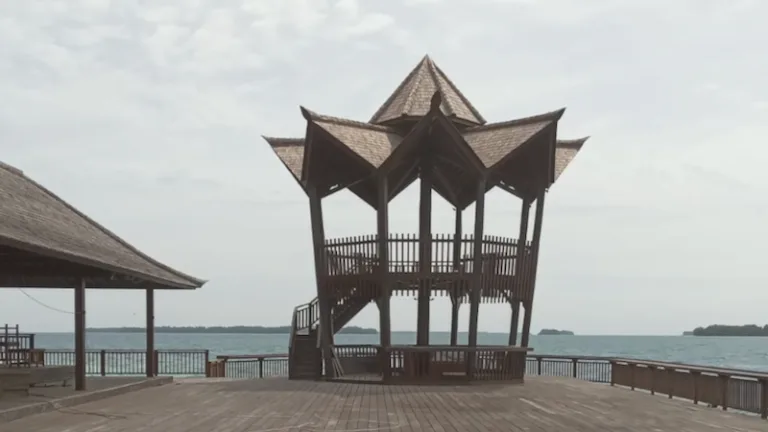 Gazebo kayu untuk resort dan villa buatan Karunia Wood