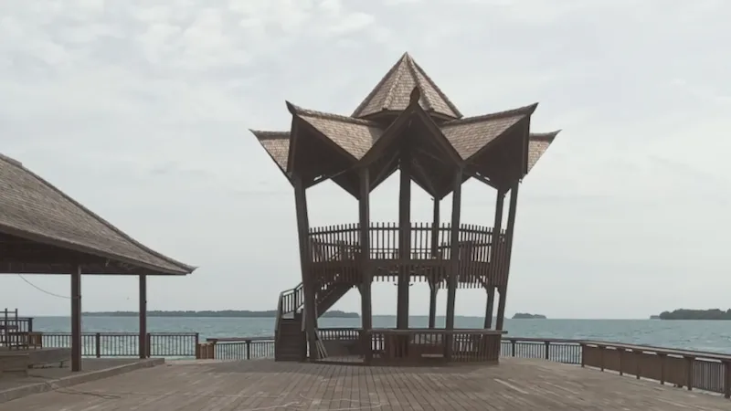 Gazebo kayu untuk resort dan villa buatan Karunia Wood